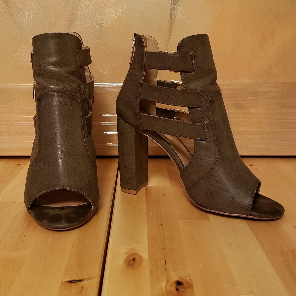 Express Peep-Toe Faux Leather Olive Booties